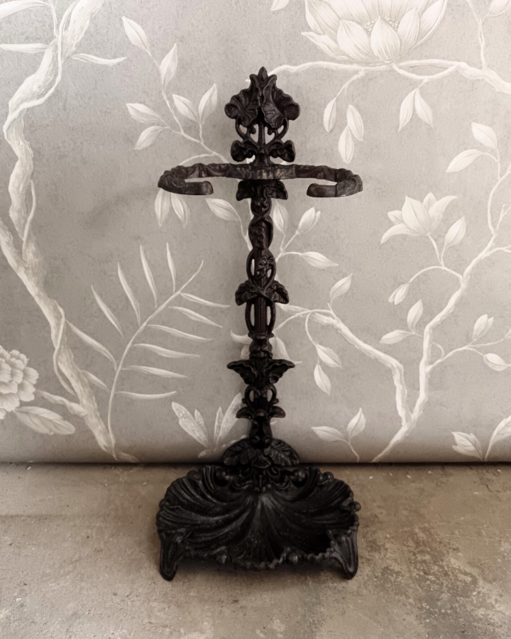 Belgian Art Nouveau Stand circa 1900 (2).jpg